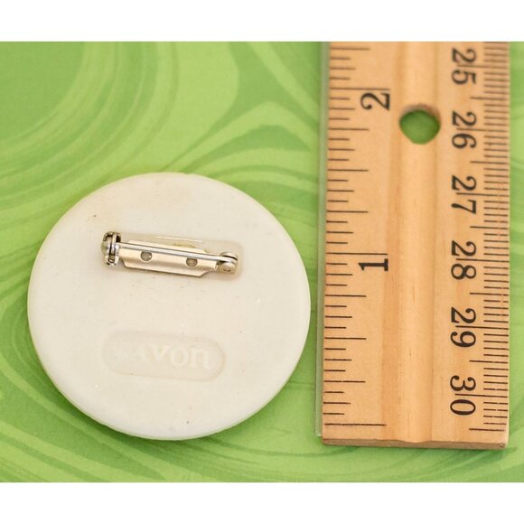 Vintage Floral Ceramic Painting Brooch by Avon - W20 - Picture 2 of 2